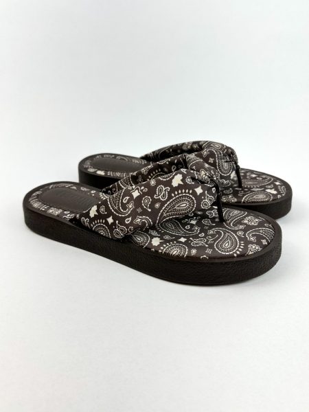 Livia - Chinelo Paisley Acolchoado Marrom