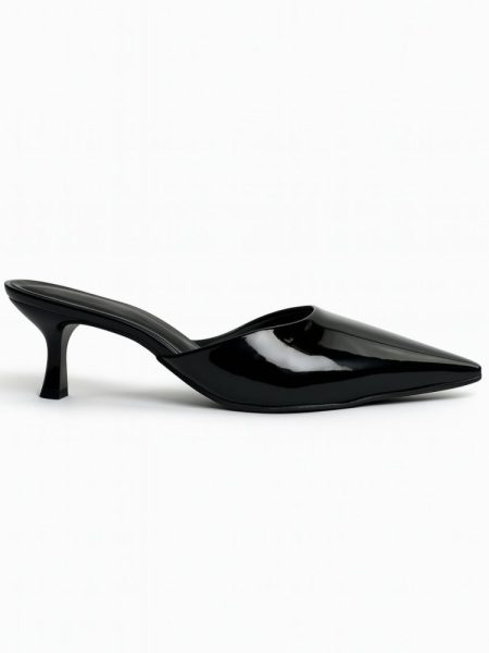 Mule Camile Bico Fino Kitten Heels Verniz Preto